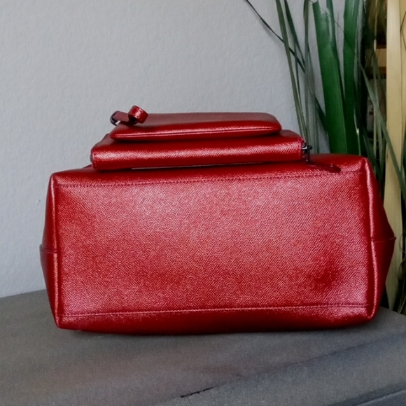 NEW - COACH 3pc Matching Large Red Metallic Tote, Wallet, and Wristlet Set - Picture 4 of 16